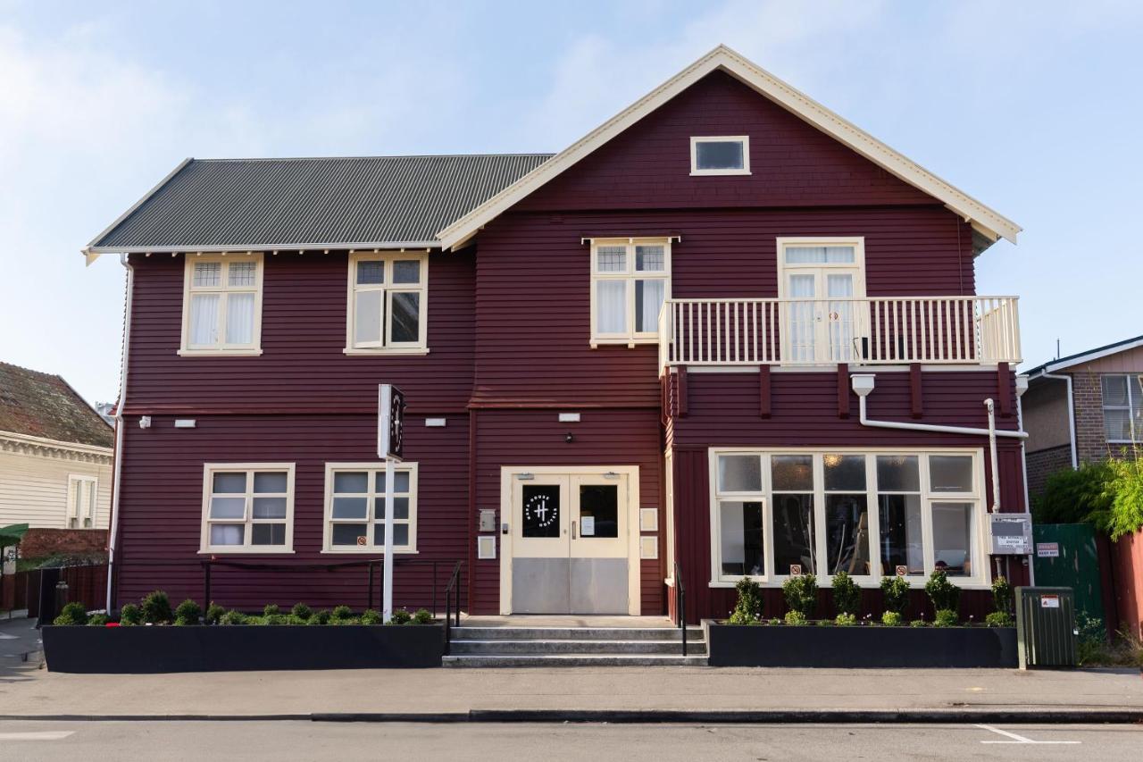 Haka House Крайстчёрч Экстерьер фото The station building