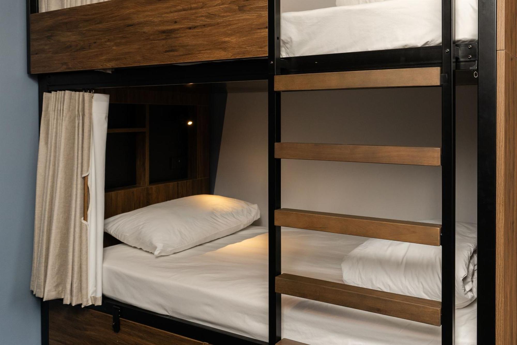 Haka House Крайстчёрч Экстерьер фото A bunk bed