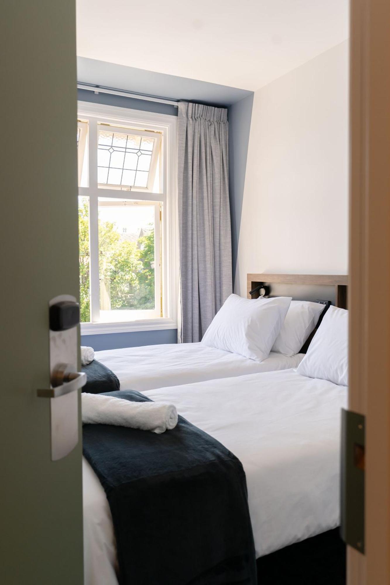 Haka House Крайстчёрч Экстерьер фото A room at the hotel