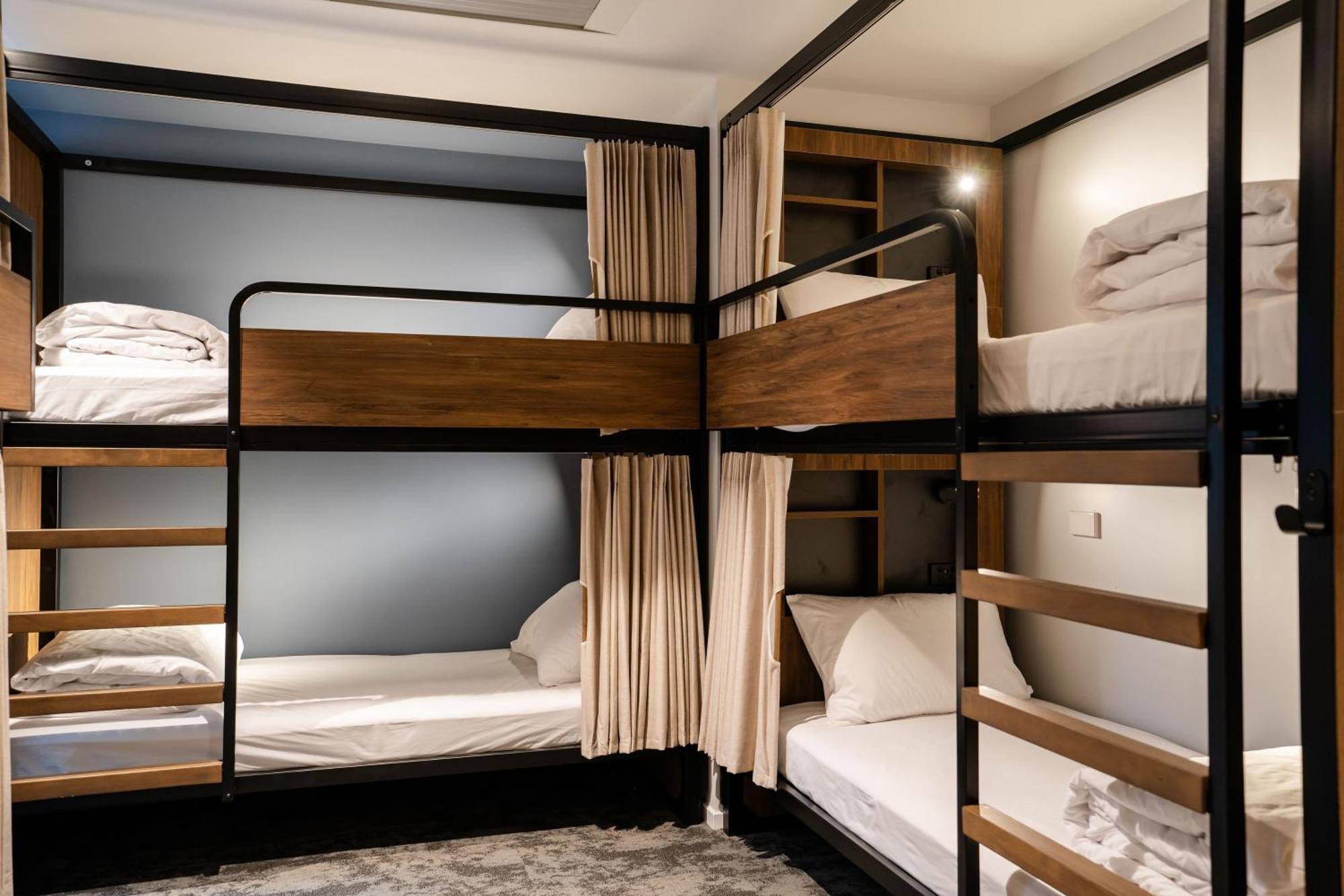 Haka House Крайстчёрч Экстерьер фото A capsule hotel in Tokyo