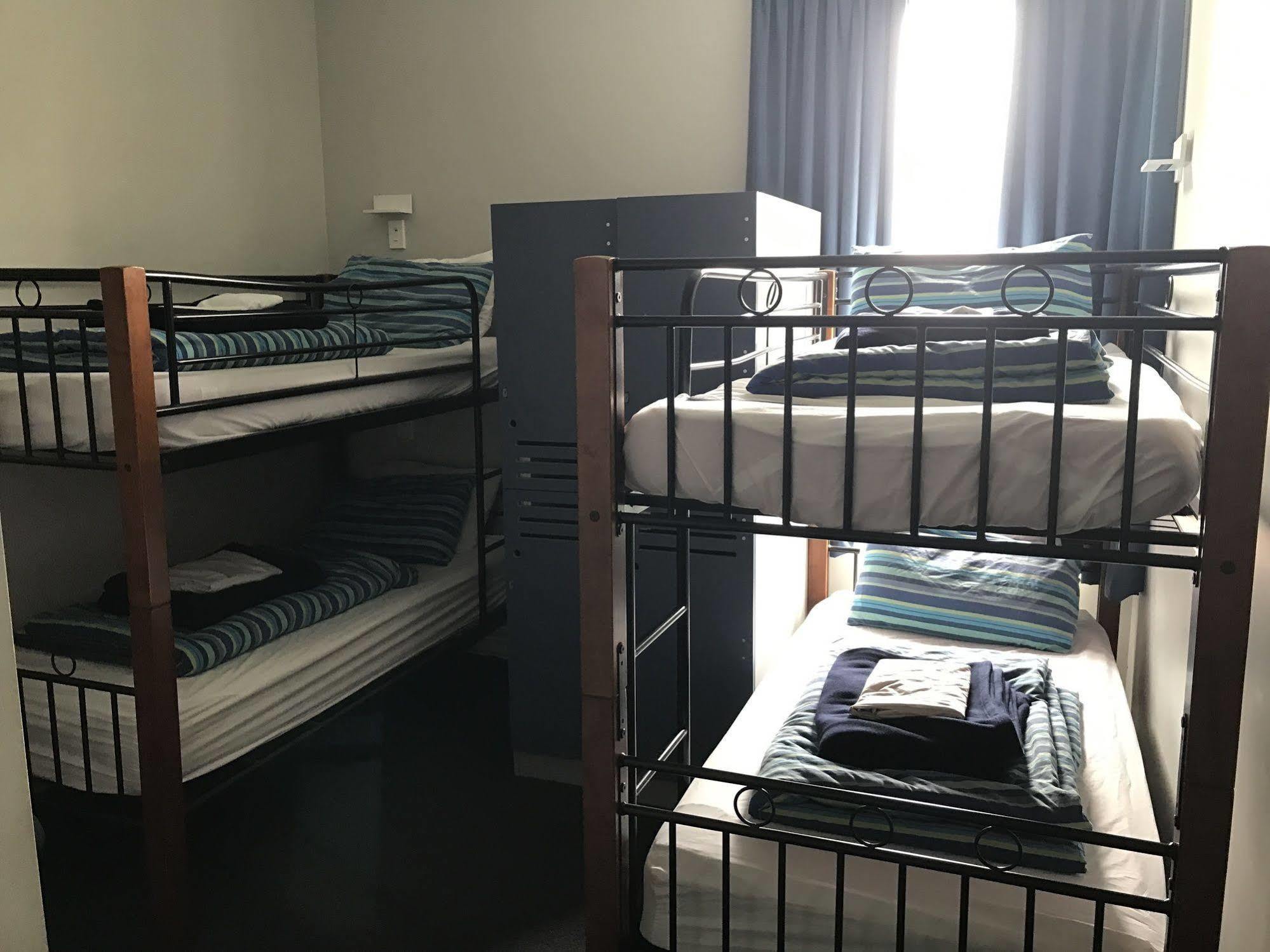 Haka House Крайстчёрч Экстерьер фото A room at a hostel in Australia